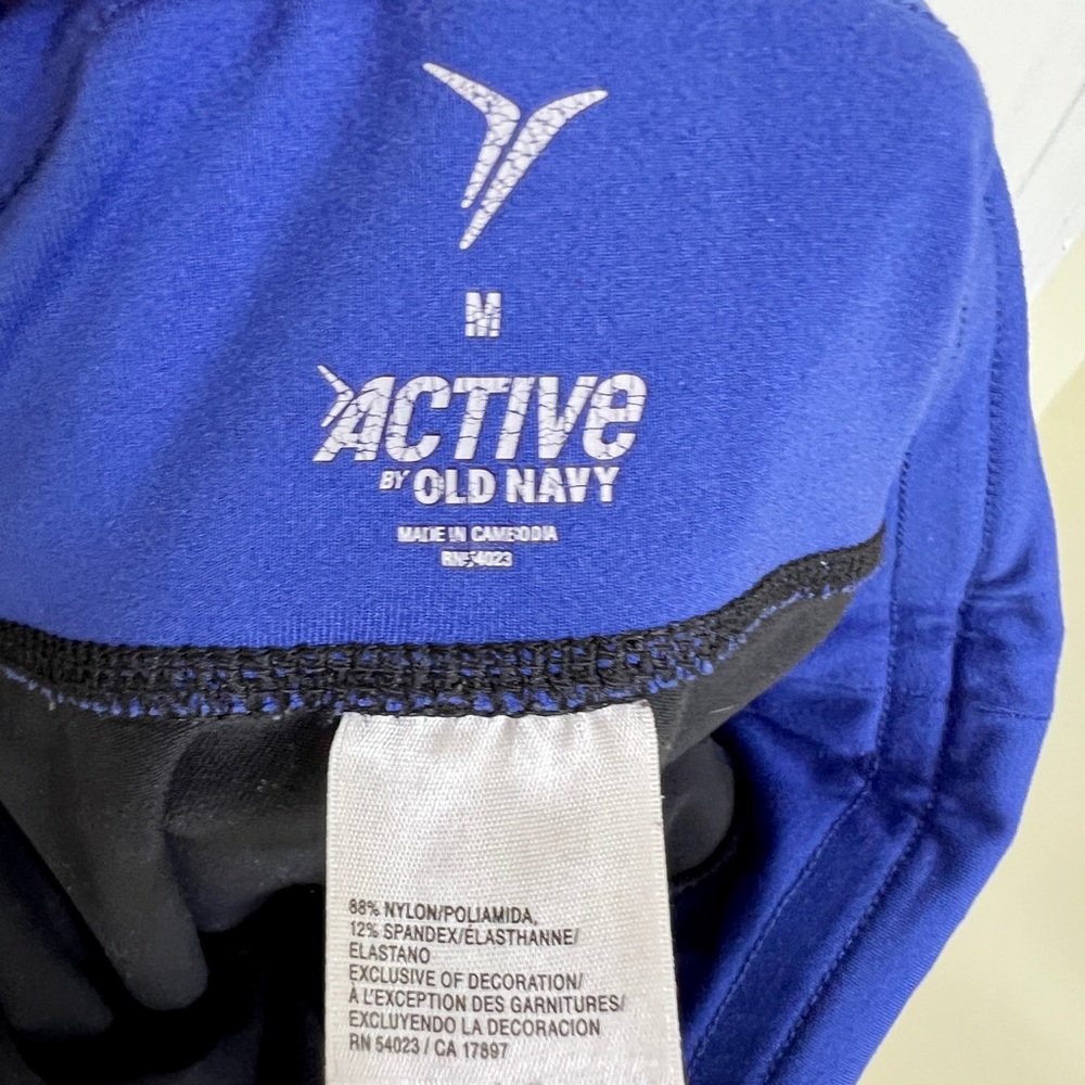 Old Navy cropped workout pants, size medium - Picture 4 of 5